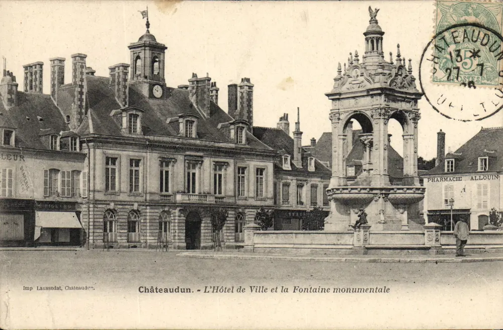 Châteaudun - Das Rathaus und die monumentale Fontäne — Imp. Laussedat, Châteaudun - Vorderseite