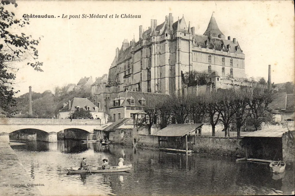 Châteaudun - Die Brücke St-Médard und das Schloss — Imp. Laussédat, Châteaudun - Vorderseite