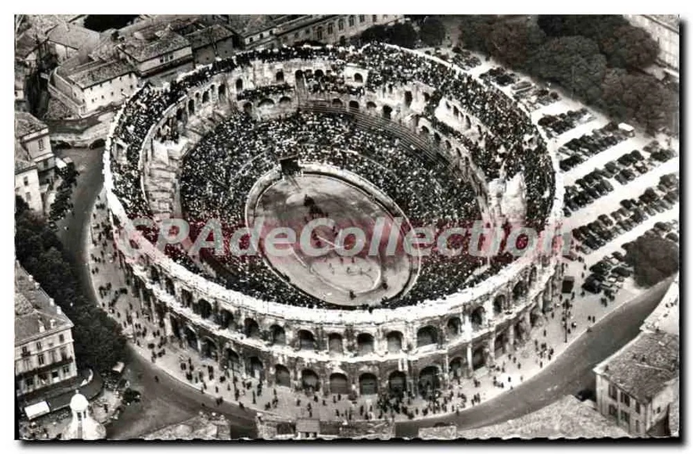 Nîmes (Gard) — Vista geral das Arènes em um dia de corrida — Edição J. Cellar Lyon - Frente