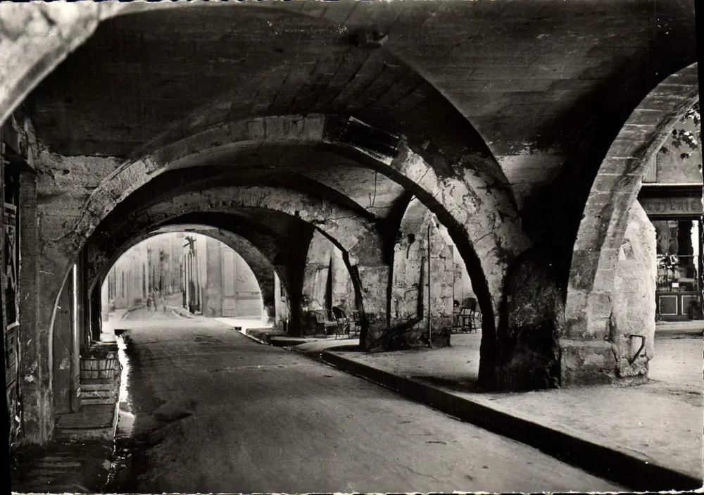 Beaumarchais (Gard) — A Praça Velha — Edições S.I.L. Lyon - Frente