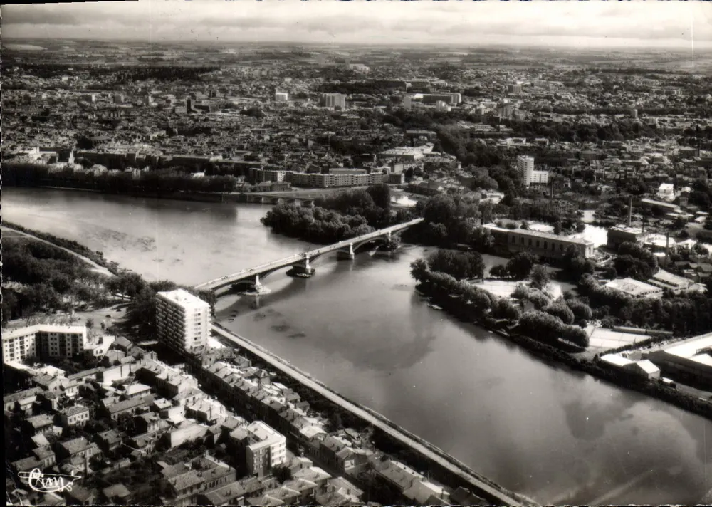 Toulouse (Hte-Garonne) — Luftbild über die Garonne — Éditions Combain - Vorderseite