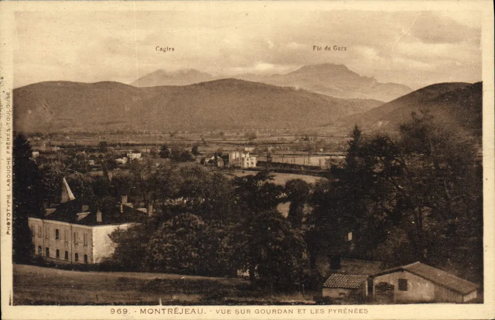 Montréjeau — Aussicht auf Gourdan und die Pyrenäen — Phototypie Labouche Frères, Toulouse, Nr. 969 - Vorderseite
