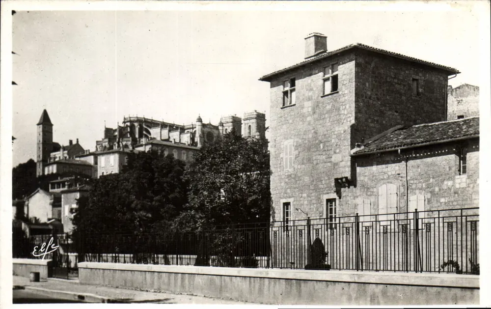 Auch — Torre de Armagnac e catedral — Editor Élfe - Frente