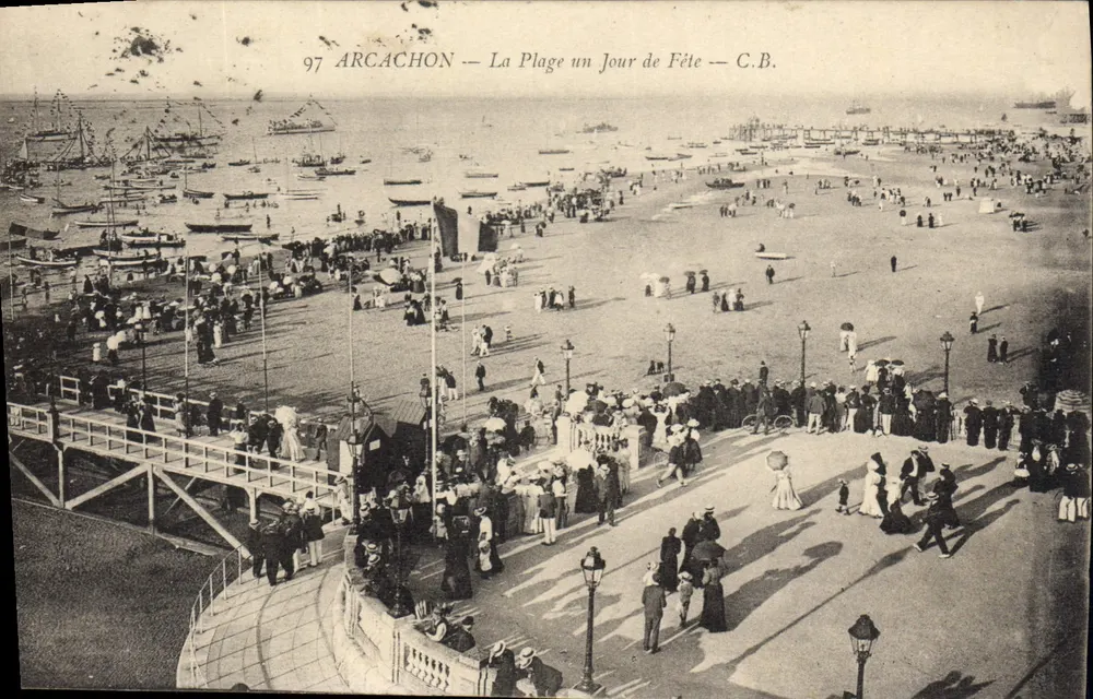 Arcachon — Die Strandpromenade an einem Festtag — C.B. n°97 - Vorderseite