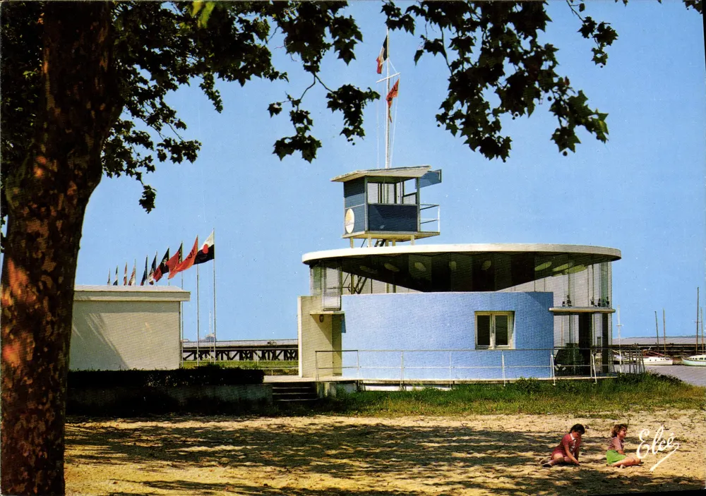 El Club Náutico en Pauillac (33) — editor Élécolor, n° 7854 - Anverso
