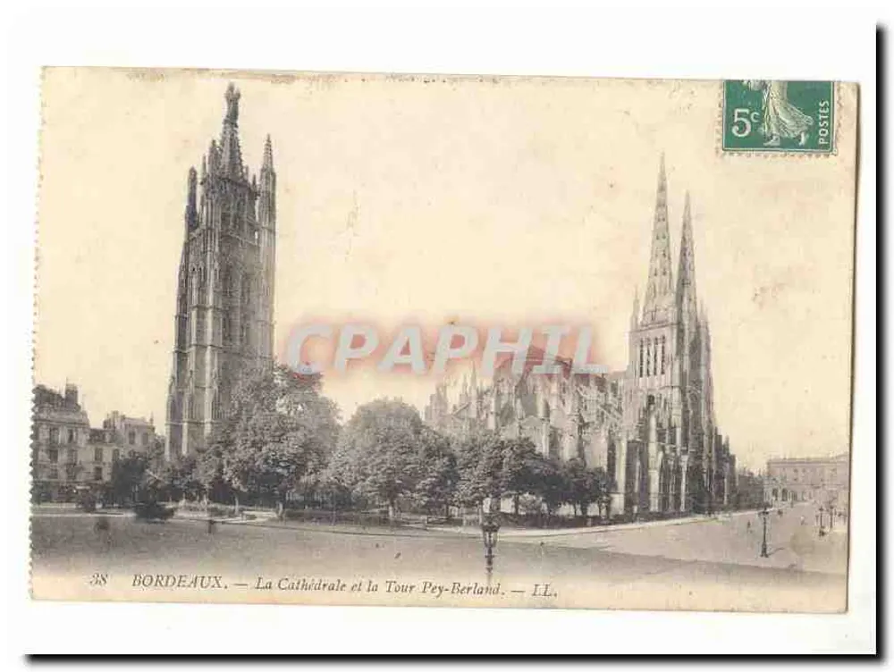 Bordeaux — Die Kathedrale und Turm Pey-Berland — LL - Vorderseite