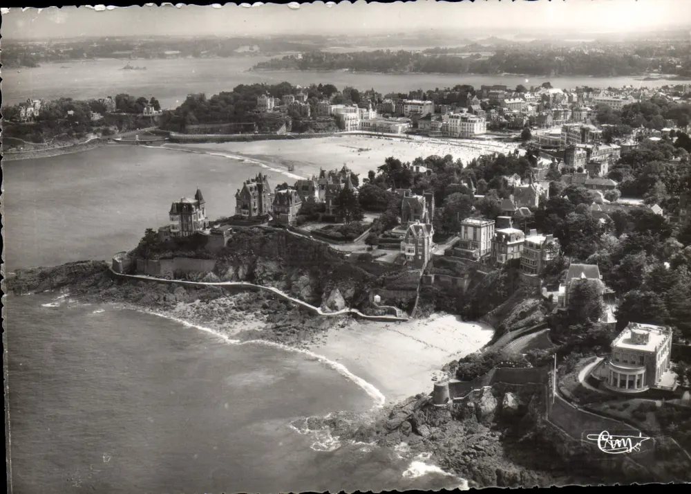 Dinard (Ille-et-Vilaine) — Vista aérea do Ponto da Malouine e vista sobre a Rance — Edições CIM, Comblier - Frente