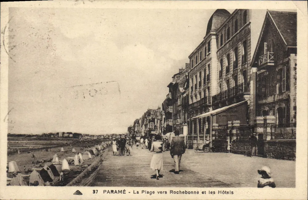 Paramé - Die Strandpromenade in Richtung Rochebonne und Hotels — Antike Ansichtskarte n°37, Verlag Paramé - Vorderseite