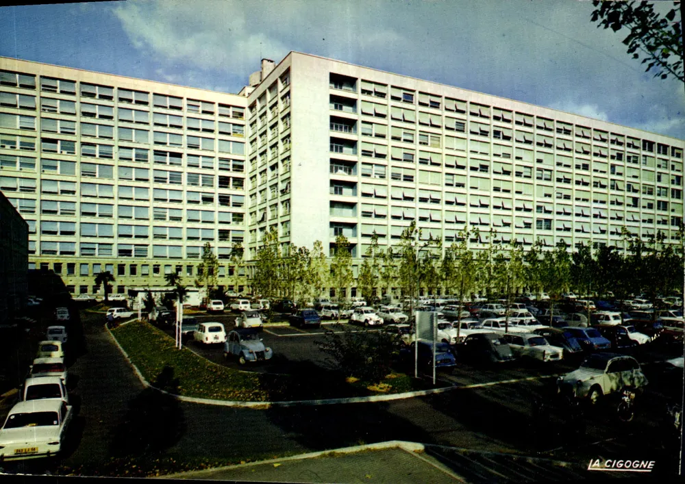 Hospital del Puente Chailloux — Rennes (Ille-et-Vilaine) — Ediciones de La Cigogne - Anverso