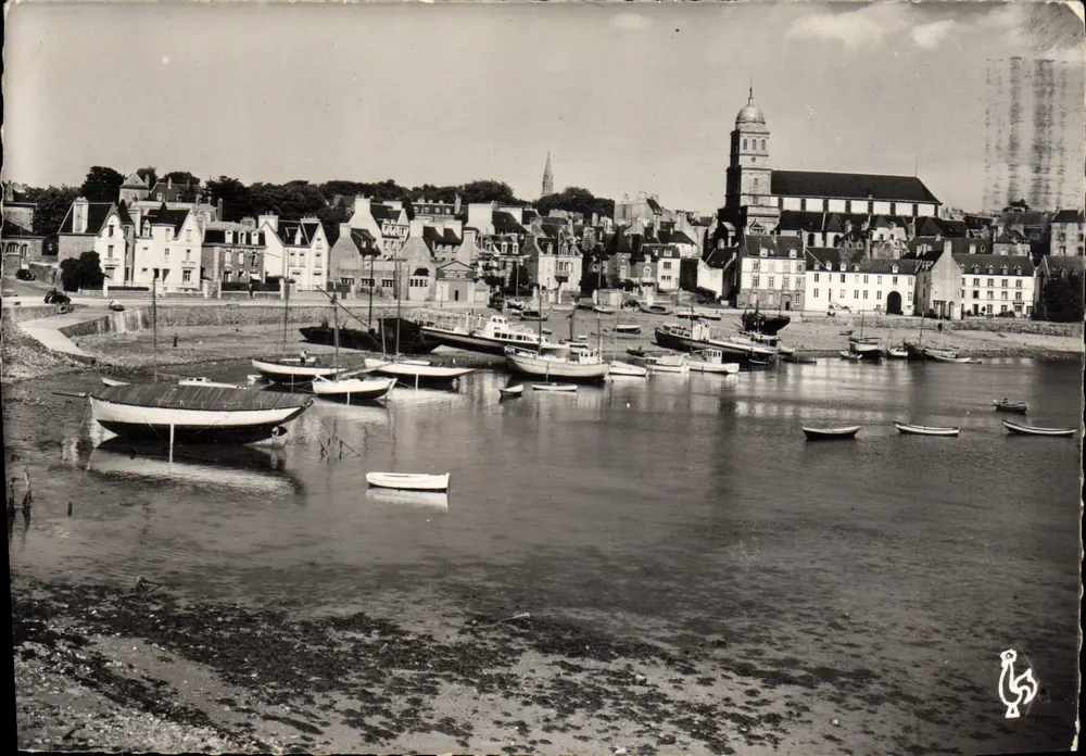 Saint-Servan (Ille-et-Vilaine) — O Porto e o Quai Solidor — editor M. Dancher, n°9 - Frente