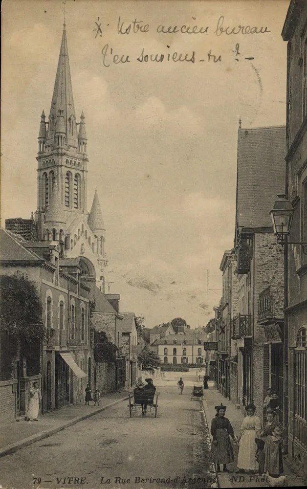 Vitry-sur-Loire — La Rue Bertrand-d'Argenteau — ND Fot. - Voorkant