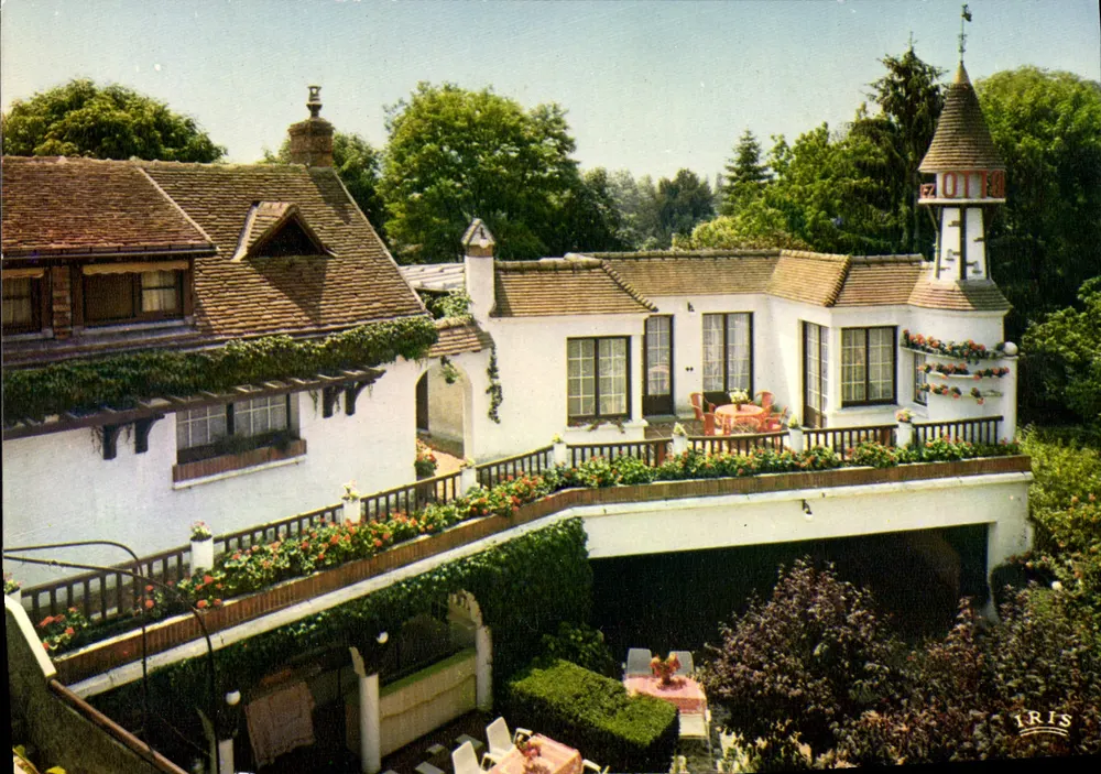 Hotel Ottoni — Chénonceaux, Indre-et-Loire — editor IRIS, n°34 - Frente