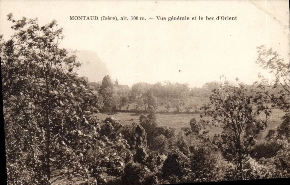 Montaud (Isère), hoogte 700 m. — Algemene uitzicht en het bec d'Orlent - Voorkant