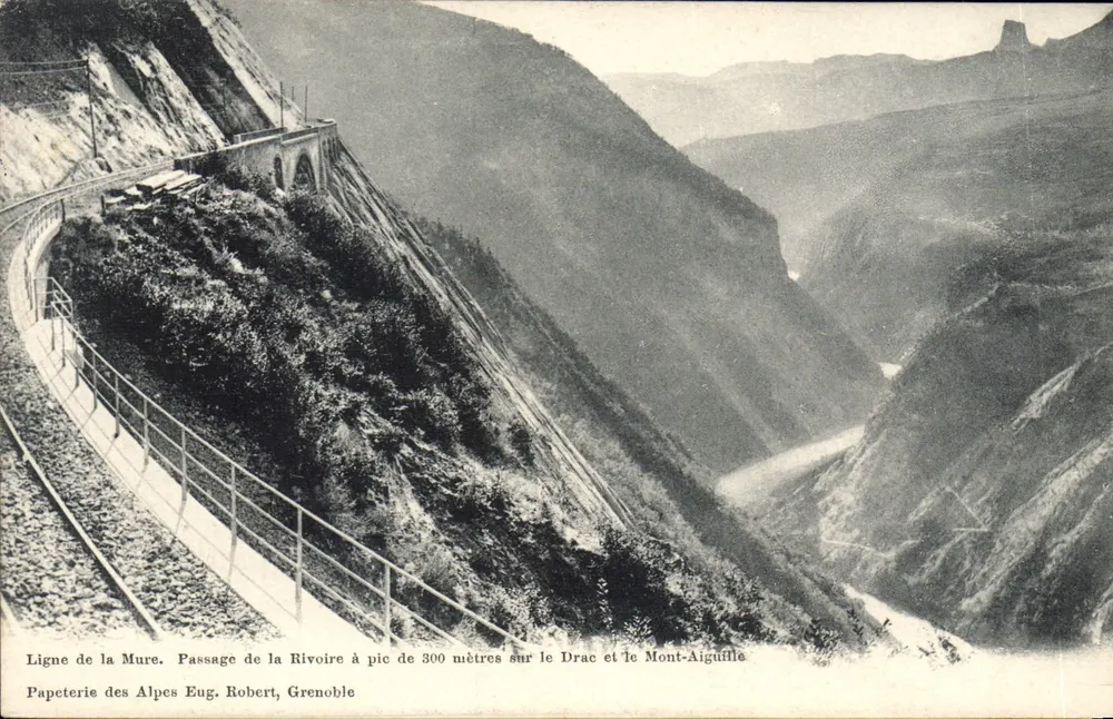Linie der Mure — Übergang der Rivoire, 300 Meter Abgrund über den Drac und Mont-Aiguille — Papeterie des Alpes Eug. Robert, Grenoble - Vorderseite