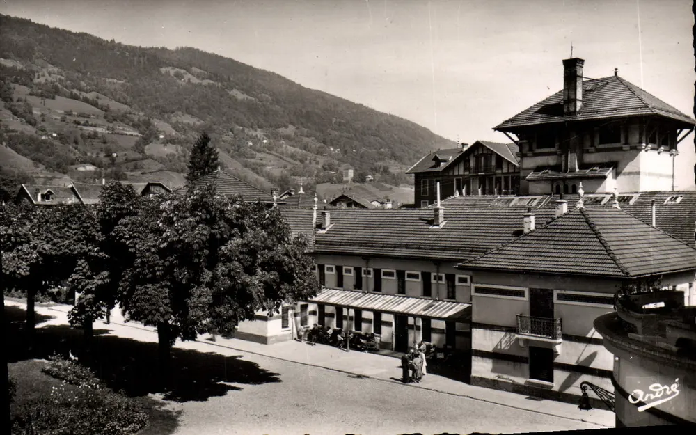 Allevard-les-Bains — Estabelecimento Termal — Edição de Arte André, Grenoble - Frente