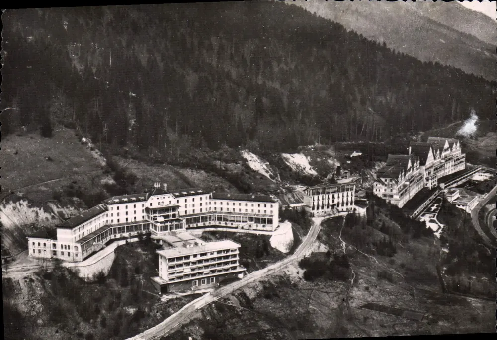 Saint-Hilaire-du-Touvet — Das Sanatorium für Studierende — Luftaufnahmen, Verlag J. Cellard - Vorderseite