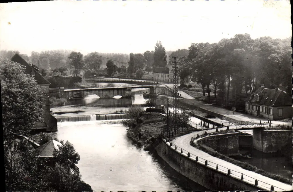 Dole (Jura) — O Barragem e a Eclusa — Edição Karrer - Frente
