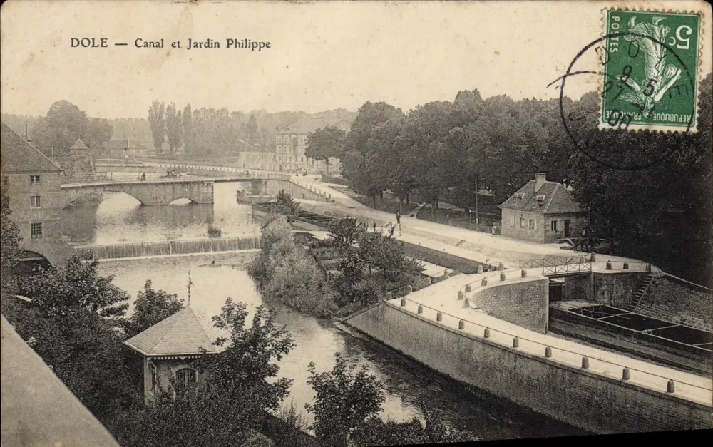 Dole — Canal e Jardim Philippe - Frente