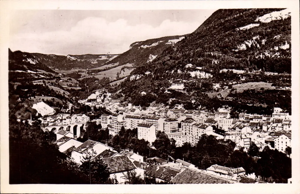 Saint-Claude — Vista geral e o viaduto — Lévy e Neuruein, Imp. Paris - Frente