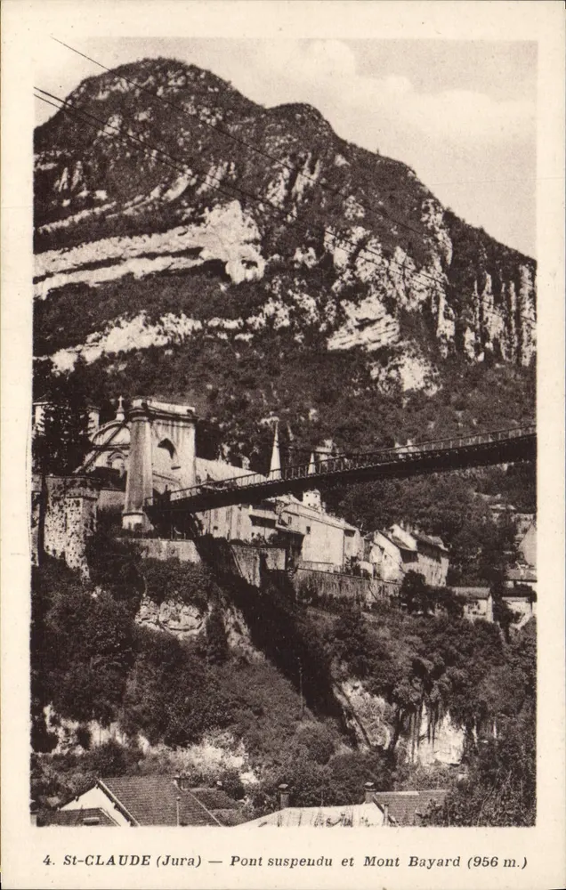 St-CLAUDE (Jura) — Hängebrücke und Mont Bayard (956 m.) - Vorderseite