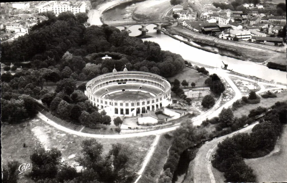 O estádio de Dax — vista aérea — Cap - Frente