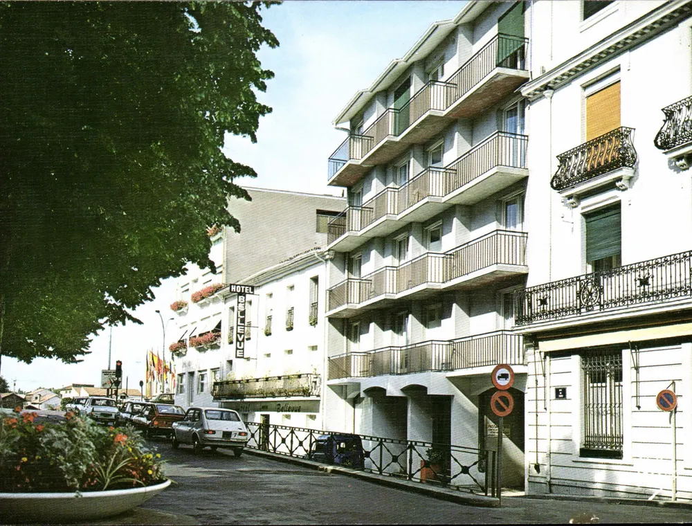Hotel Bellevue — Dax (40) — Verlag: Drucke Postkarten in Frankreich - Vorderseite