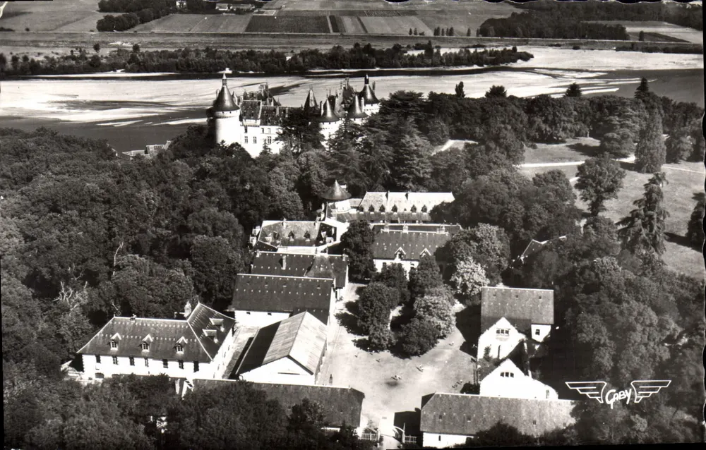 Castelo de Chaumont-sur-Loire — vista aérea — Gaby - Frente