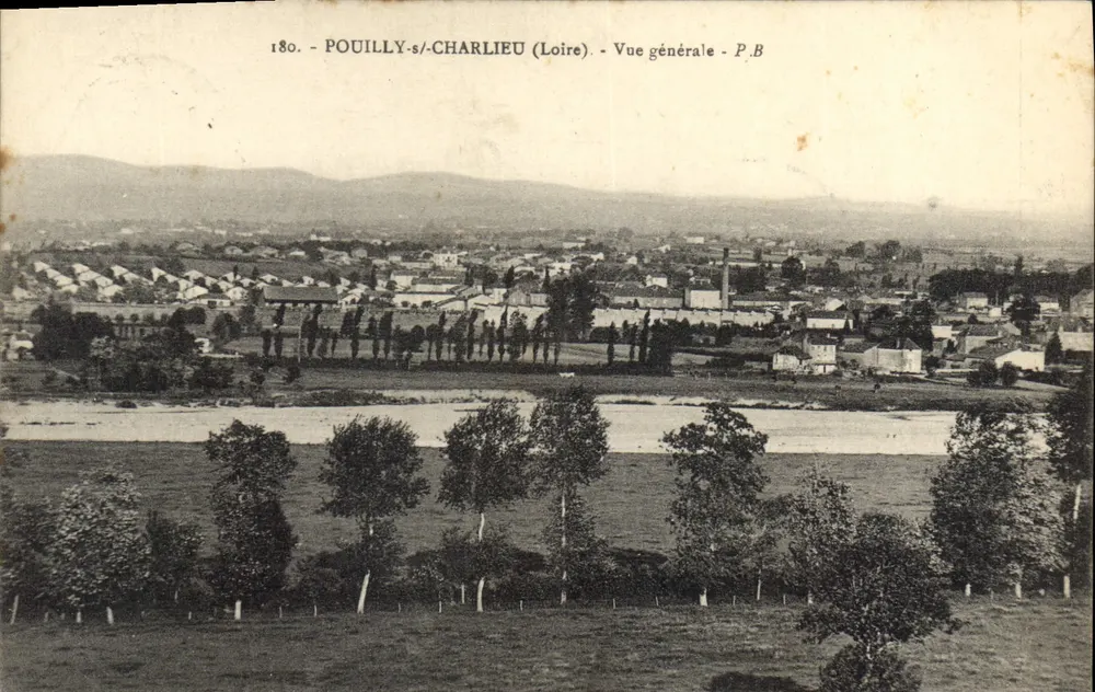 Pouilly-s/Charlieu (Loire) — Vista geral — P.B. n°180 - Frente