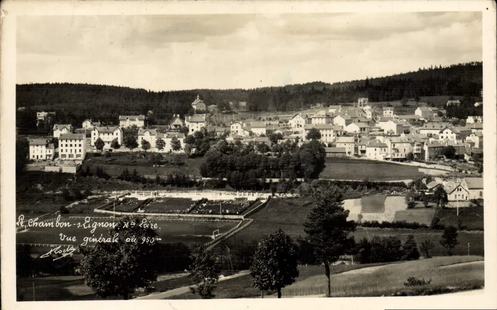 Chambon-s'Eignon — Vista geral a 950 m — Foto A. Roché - Frente
