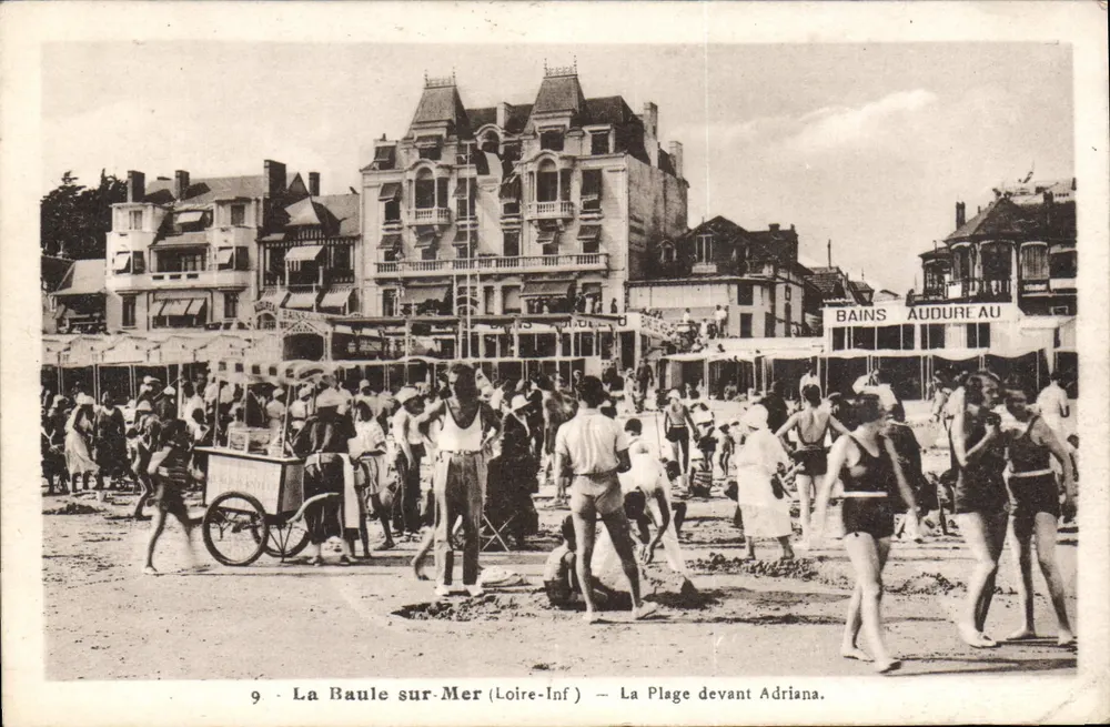 La Baule-sur-Mer (Loire-Inf) — Die Strandpromenade vor Adriana — Edition der Magasins La Baule - Vorderseite