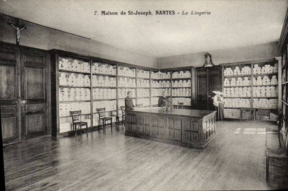 St-Joseph-Haus, NANTES — Die Wäsche - Vorderseite
