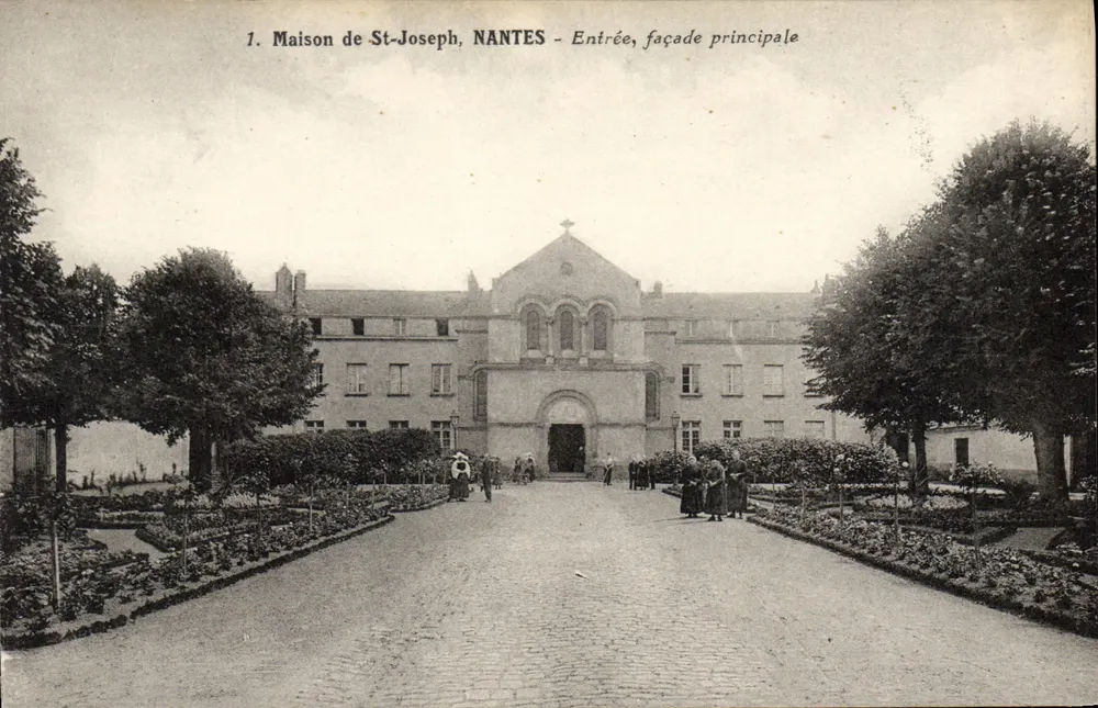 Haus St-Joseph, NANTES — Eingang, Hauptfassade - Vorderseite