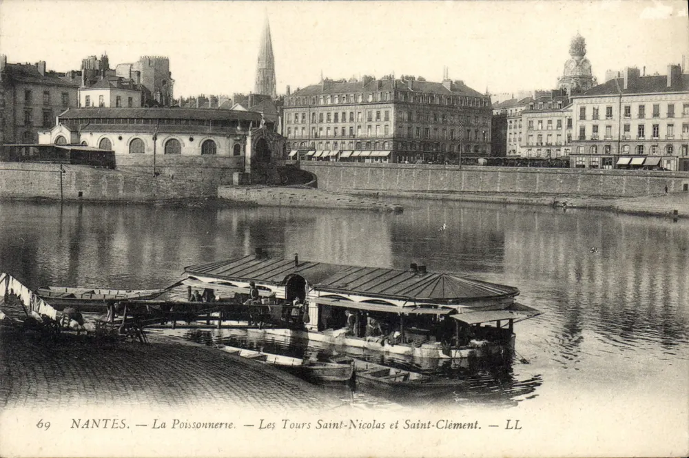 Nantes — Der Fischmarkt — Türme Saint-Nicolas und Saint-Clément — LL - Vorderseite