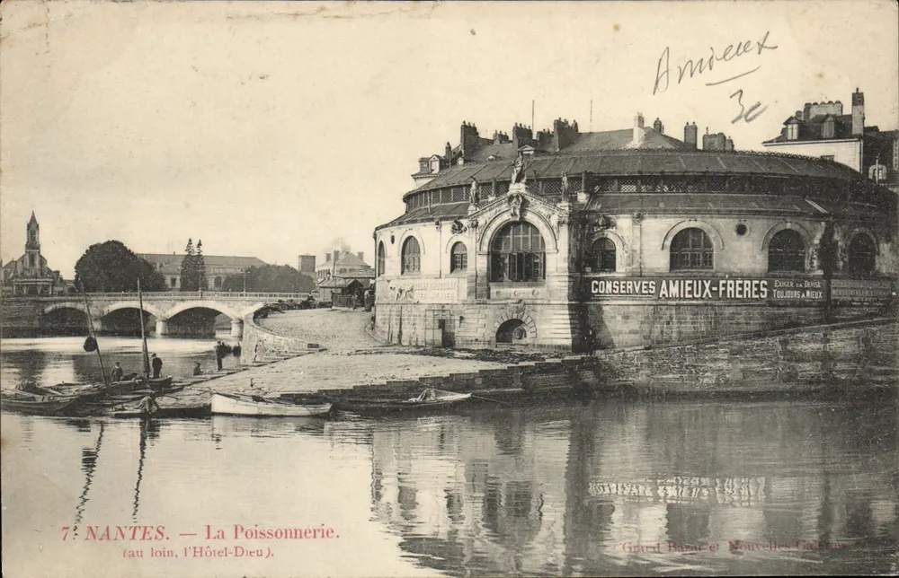 NANTES — La Poissonnerie (im Hintergrund, das Hôtel-Dieu) — Grand Bazar und Nouvelles Galeries - Vorderseite