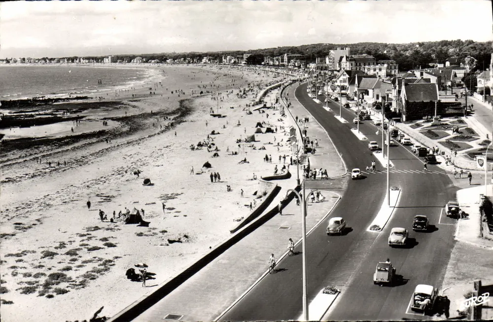 Pornichet (L.-Atl.) — A praia e o dique — Edição da Europa, Pierron - Frente