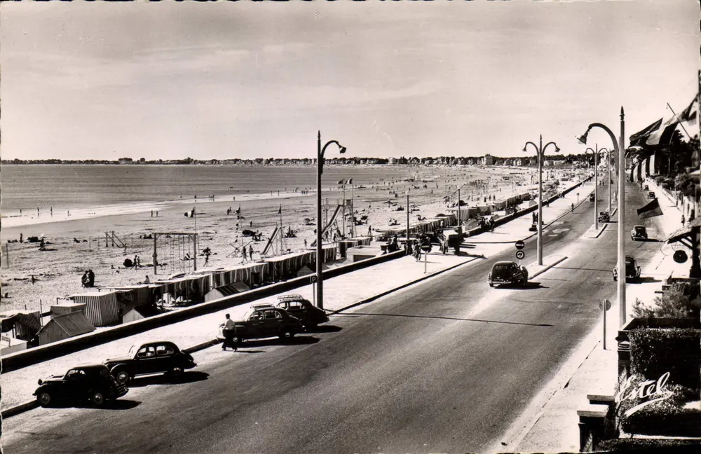 PORNICHET — Der Damm, die Strandpromenade und die Aussicht auf La Baule — Éditions de Luce 'Estel' n°3621 - Vorderseite