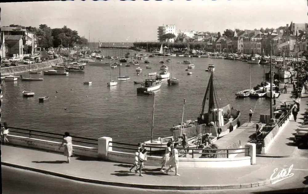 O Porto de Pouliguen — vista do porto com barcos e passeios — Editor Estel, n° 333717 - Frente