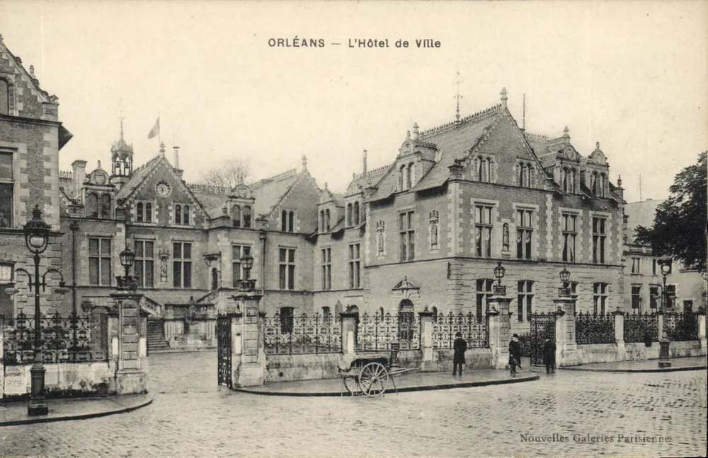Orléans — Het Stadhuis — Nouvelles Galeries Parisienne - Voorkant