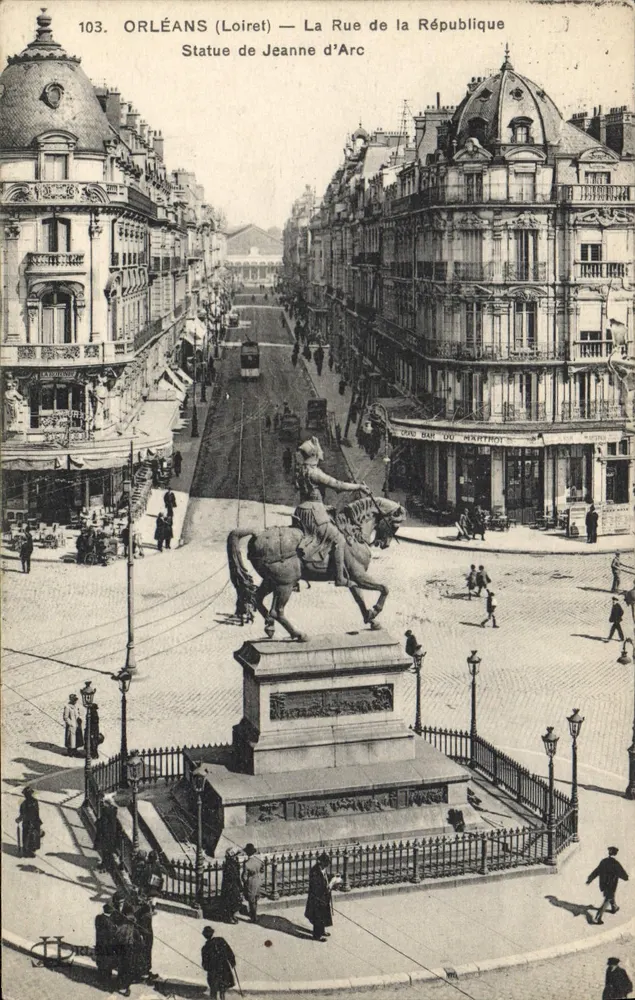 Orléans (Loiret) — La Rue de la République, Statue der Jeanne d'Arc — Verlag: Grand R.A.M. du Marthot, Nr. 103 - Vorderseite