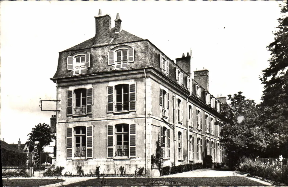 Krankenhaus und Erholungsheim Notre-Dame de la Solitude — Saint-Mesmin (Loiret) — Verlag: Harmann - Vorderseite
