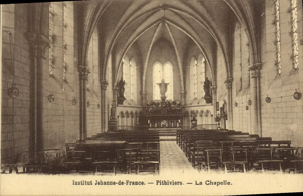 Institut Jehanne-de-France — Pithiviers — Die Kapelle - Vorderseite