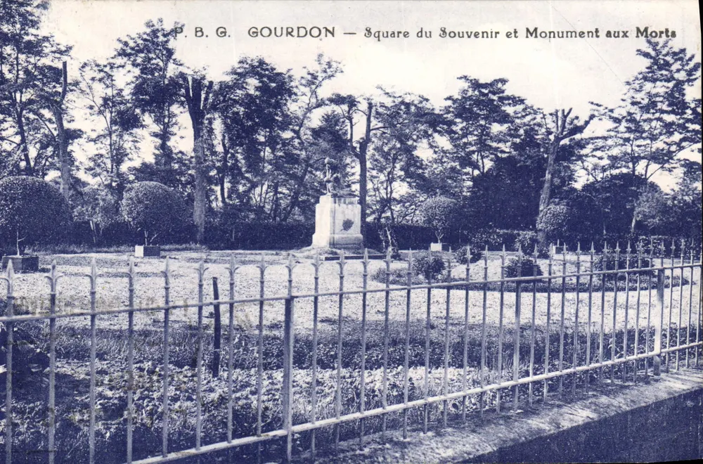 Gourdon — Square du Souvenir und Denkmal der Toten — P.B.G. Gourdon - Vorderseite