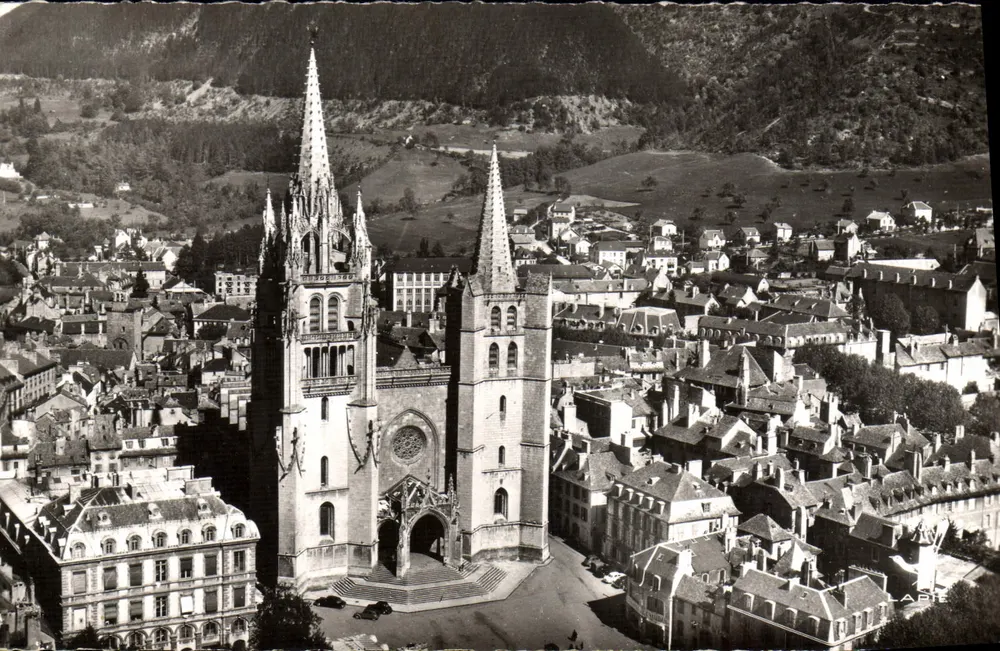 Mende (Lozère) — A Catedral — Edição LAPIE - St-Maur - Frente