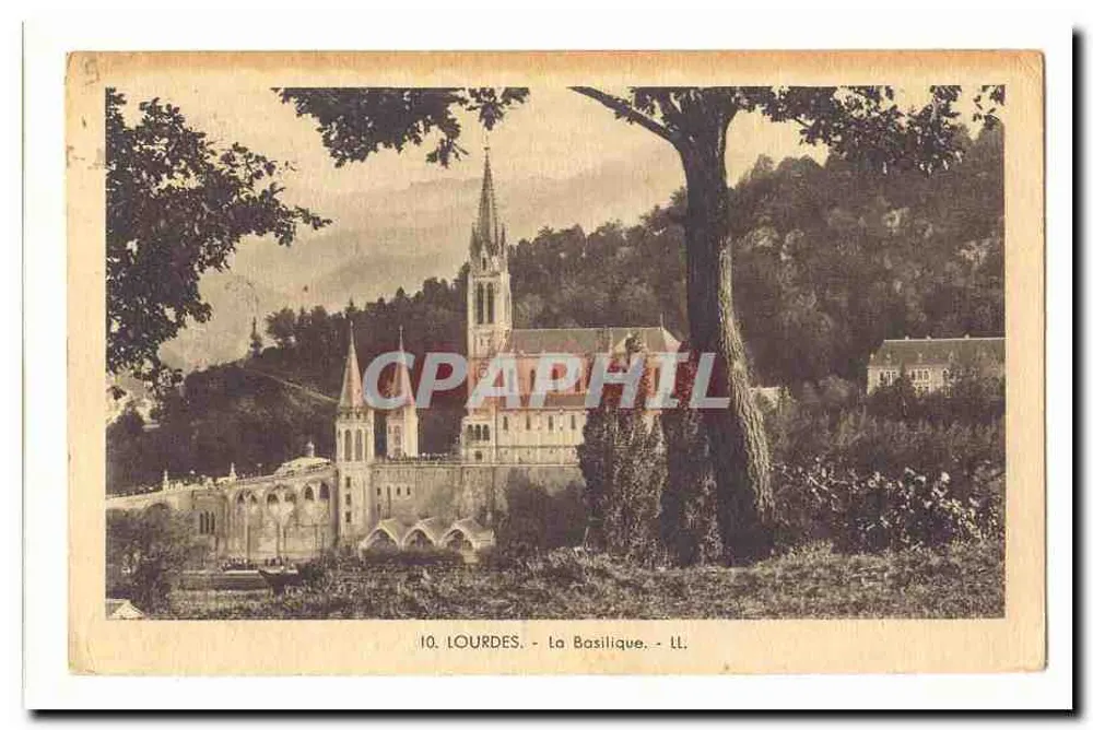 Lourdes — A Basílica — LL. - Frente