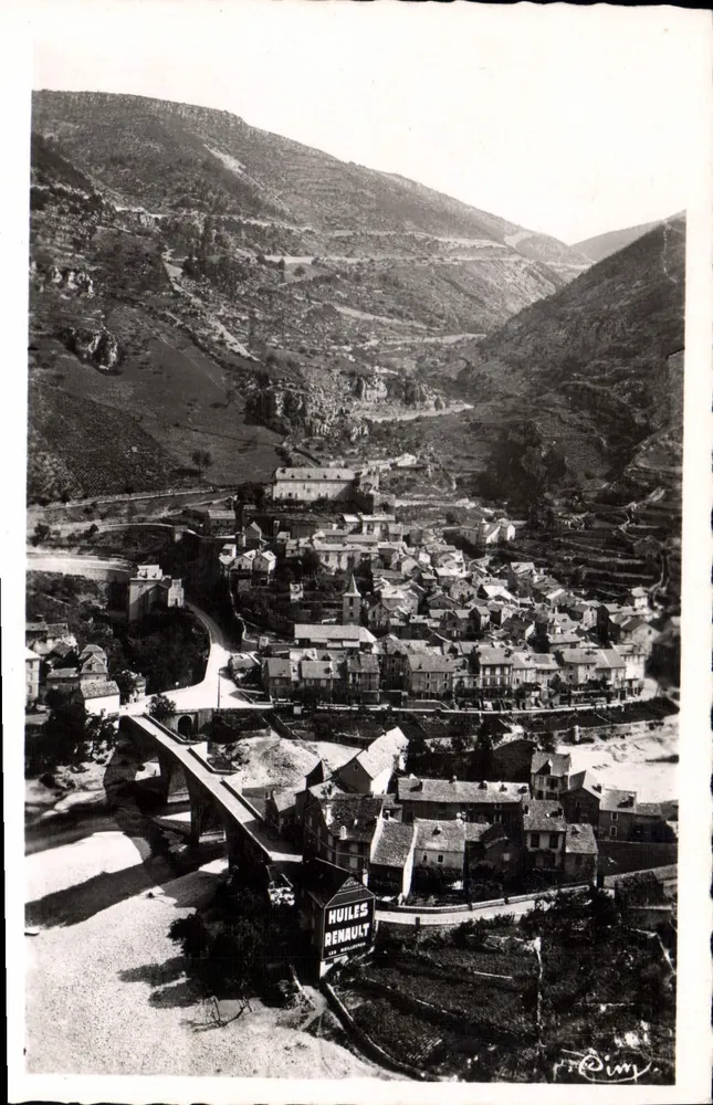 Tarn-Gorges — Panoramablick auf STE-ENIMIE und die Kurven der Straße nach Mende — Verlag: Photo Magon - Vorderseite