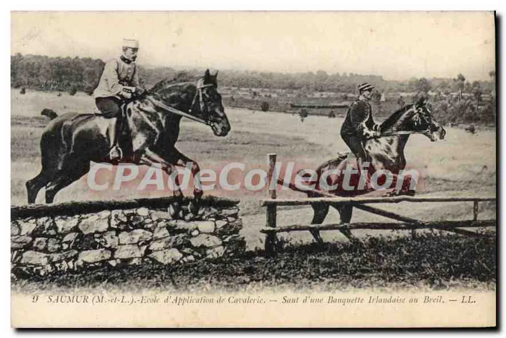 Saumur (M.-et-L.) — Escola de Aplicação de Cavalaria — Salto de uma Banqueta Irlandesa no Breil — L.L. - Frente