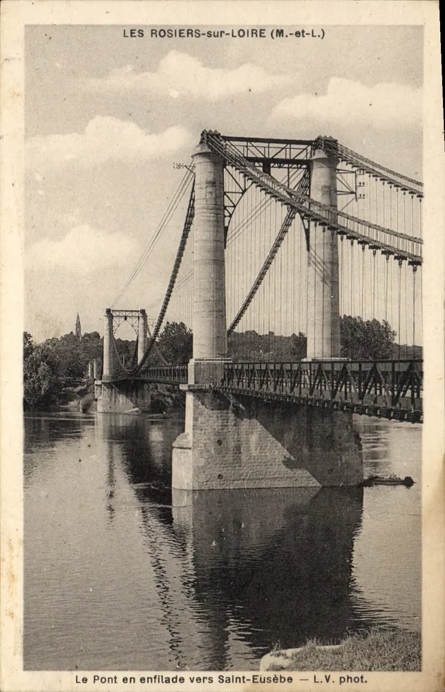 Les Rosiers-sur-Loire — O Pont em fileira para Saint-Eusèbe — L.V. fot. - Frente