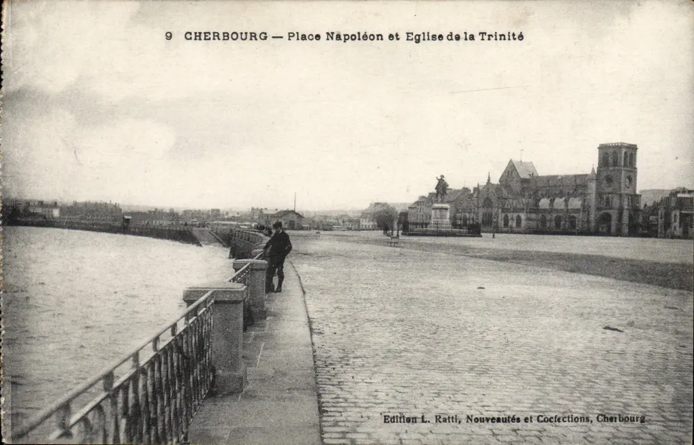 Cherbourg — Place Napoléon und Église de la Trinité — Édition L. Ratti, Nouveautés et Collections, Cherbourg - Vorderseite