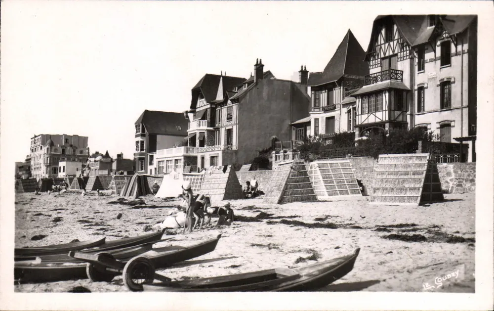 Coutainville — Strand und Villen entlang der Terrasse de la mer — Le Gubey - Vorderseite