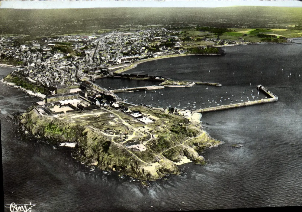 Granville (Manche) — Vista geral — A ponta, o porto e a cidade — Goinard - Frente